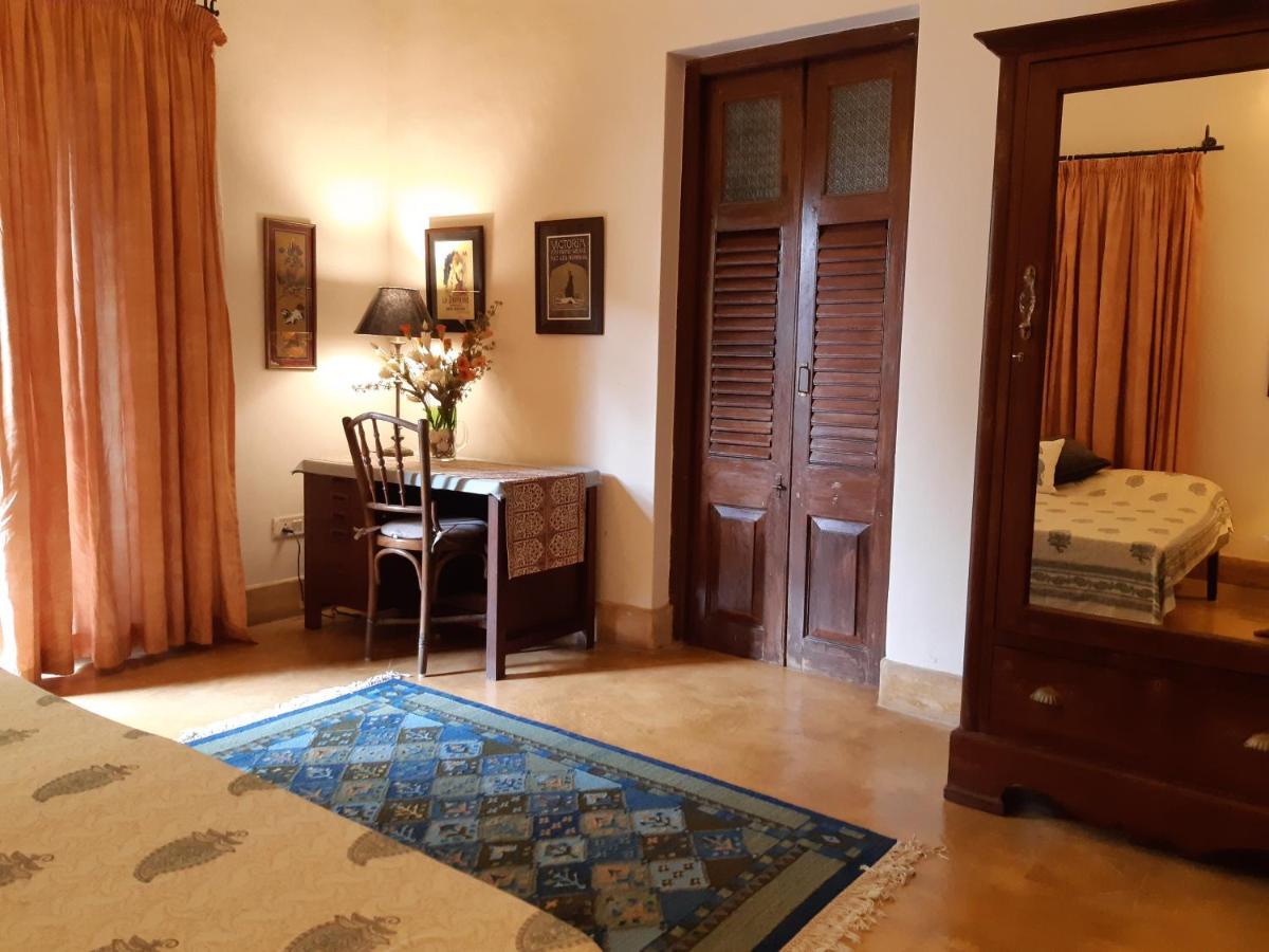 Hôtel Capella à Parra Extérieur photo